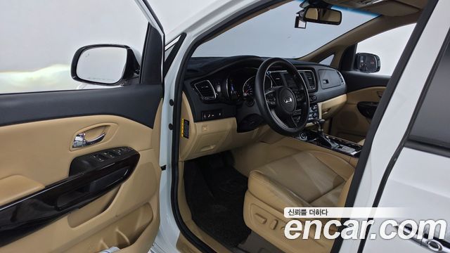Kia Canival 2019 — photo 13