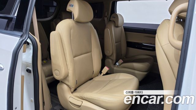 Kia Canival 2019 — photo 17