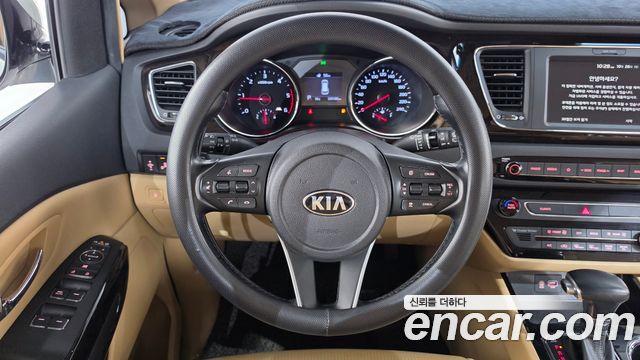 Kia Canival 2019 — photo 21