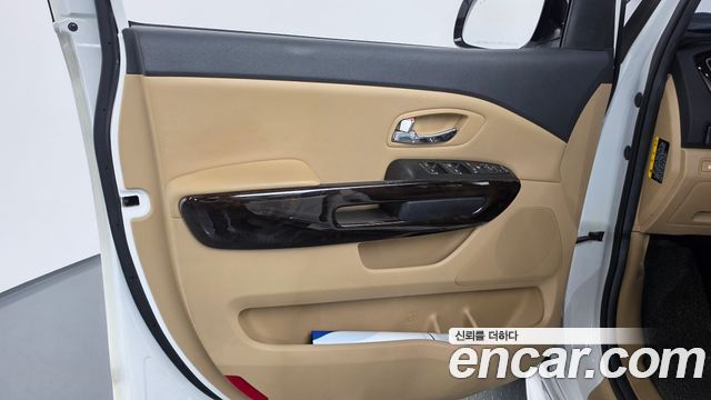 Kia Canival 2019 — photo 14