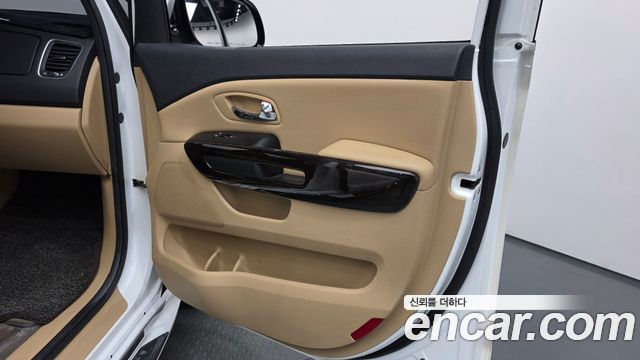 Kia Canival 2019 — photo 15