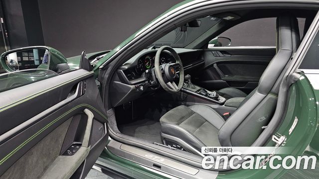 Porsche 911 2022 — photo 13