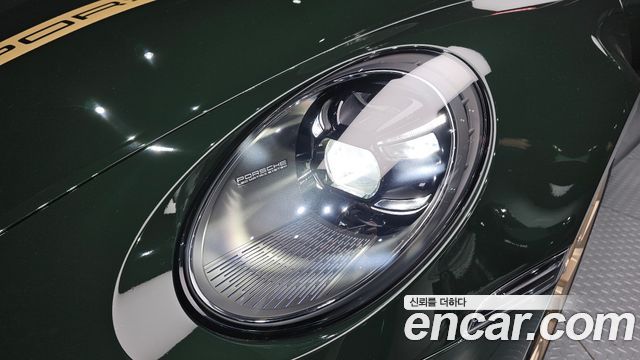 Porsche 911 2022 — photo 8