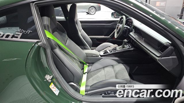 Porsche 911 2022 — photo 16