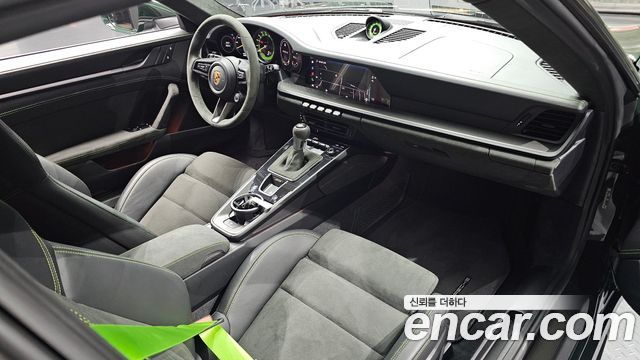 Porsche 911 2022 — photo 32