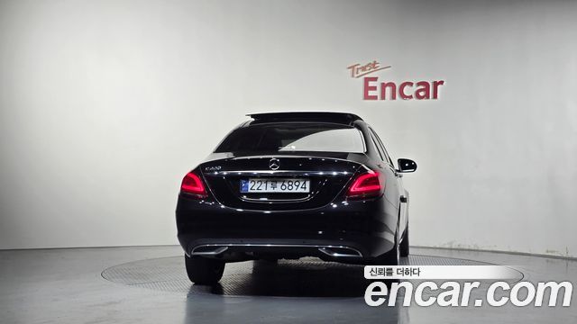 Mercedes-Benz C-Class 2020 — photo 4
