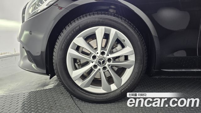 Mercedes-Benz C-Class 2020 — photo 5