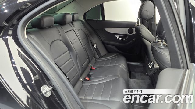 Mercedes-Benz C-Class 2020 — photo 17