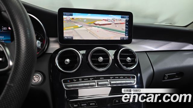 Mercedes-Benz C-Class 2020 — photo 19