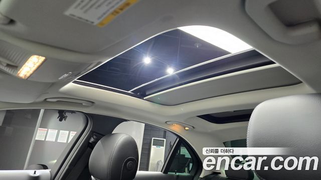 Mercedes-Benz C-Class 2020 — photo 24