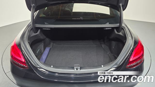 Mercedes-Benz C-Class 2020 — photo 25