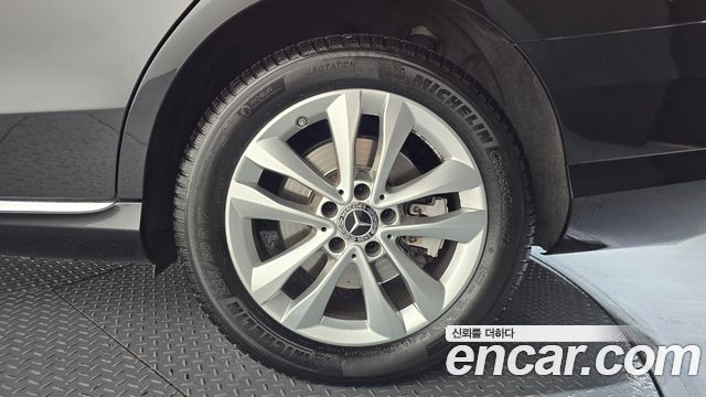 Mercedes-Benz C-Class 2020 — photo 7