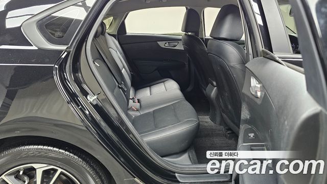 Kia K3 2022 — photo 17