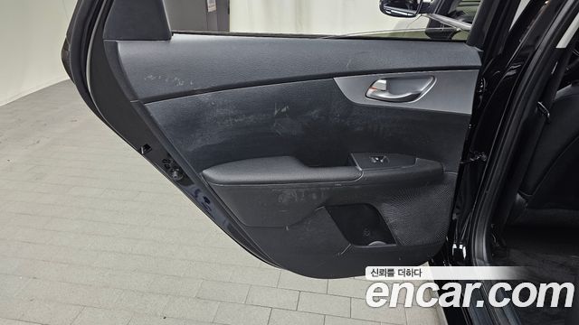 Kia K3 2022 — photo 15