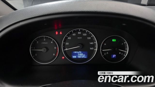Hyundai Starex 2017 — photo 11