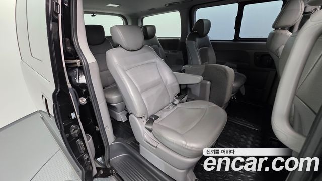 Hyundai Starex 2017 — photo 17