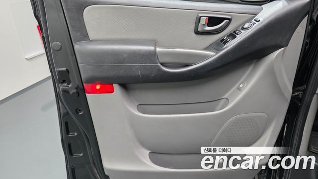 Hyundai Starex 2017 — photo 14