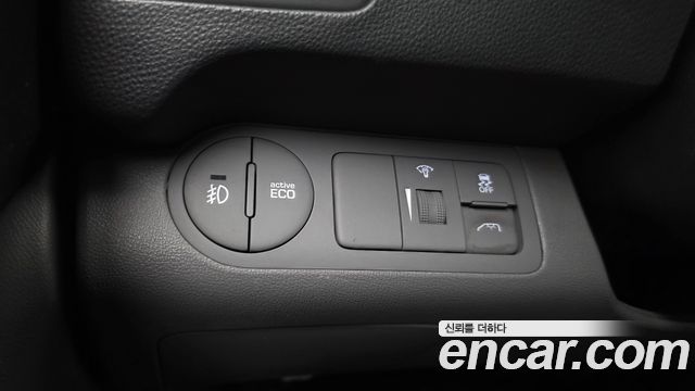 Hyundai Starex 2017 — photo 28