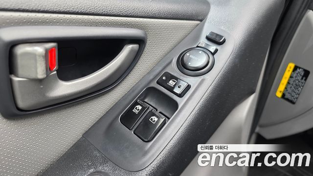 Hyundai Starex 2017 — photo 30