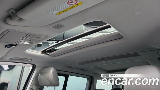 Hyundai Starex 2017 — photo 33