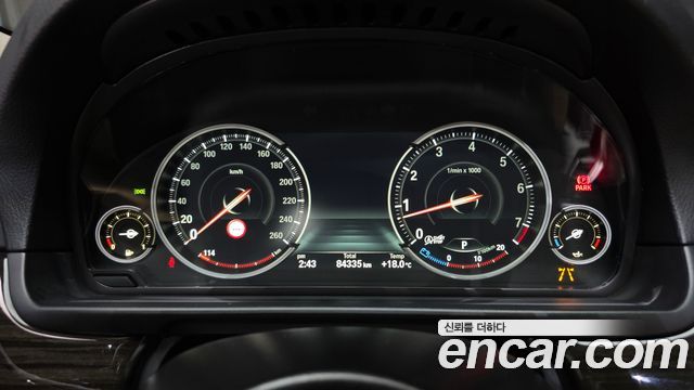 BMW 5-Series 2016 — photo 8