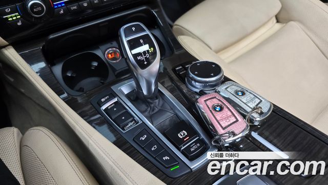 BMW 5-Series 2016 — photo 9