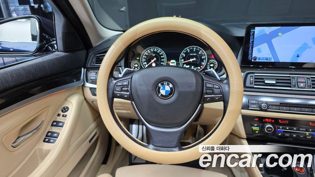 BMW 5-Series 2016 — photo 12