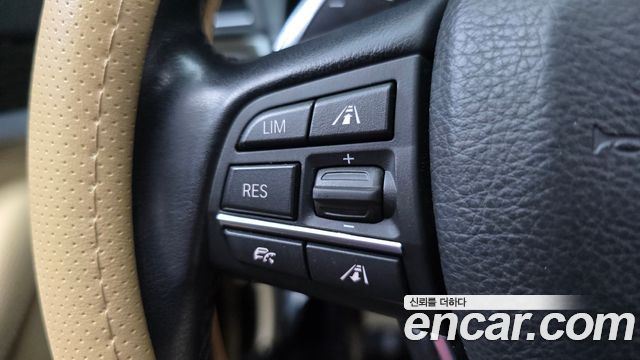 BMW 5-Series 2016 — photo 17