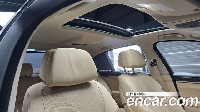 BMW 5-Series 2016 — photo 19