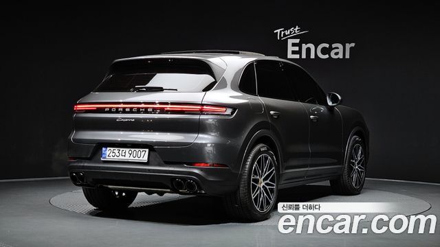 Porsche Cayenne 2024 — photo 2