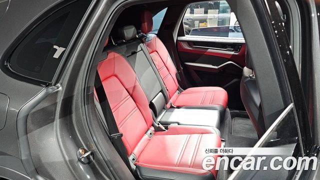 Porsche Cayenne 2024 — photo 17