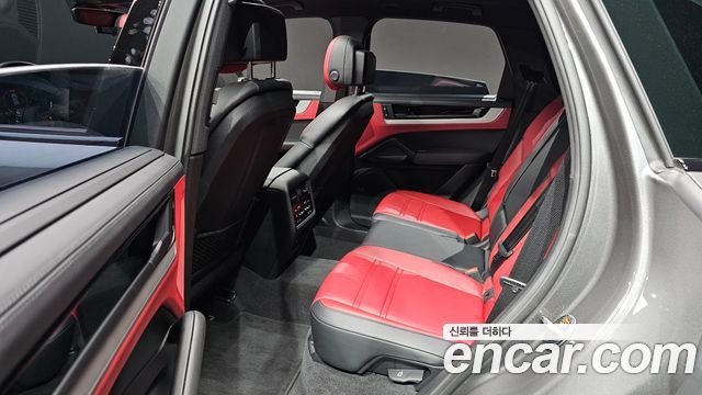 Porsche Cayenne 2024 — photo 18