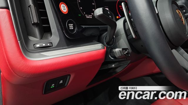 Porsche Cayenne 2024 — photo 24