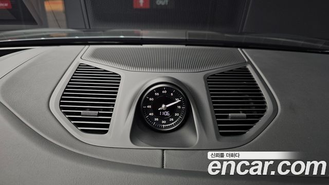 Porsche Cayenne 2024 — photo 26