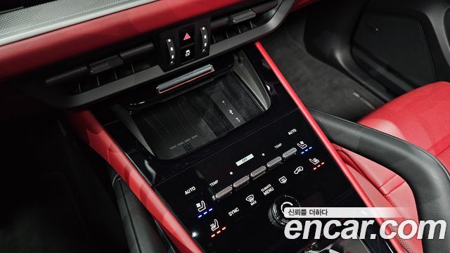 Porsche Cayenne 2024 — photo 28