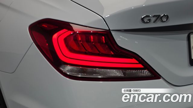 Genesis G70 2020 — photo 9