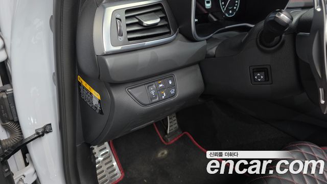 Genesis G70 2020 — photo 28