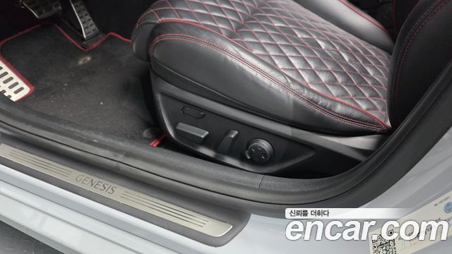 Genesis G70 2020 — photo 33