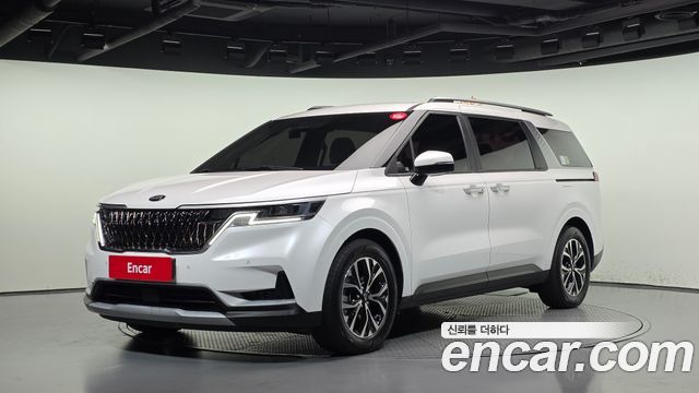 Kia Canival 2021 — photo 1