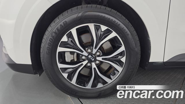 Kia Canival 2021 — photo 5