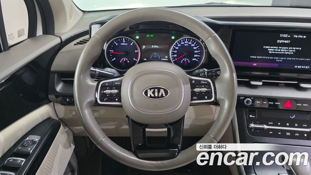Kia Canival 2021 — photo 19