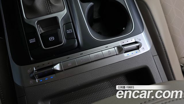 Kia Canival 2021 — photo 23