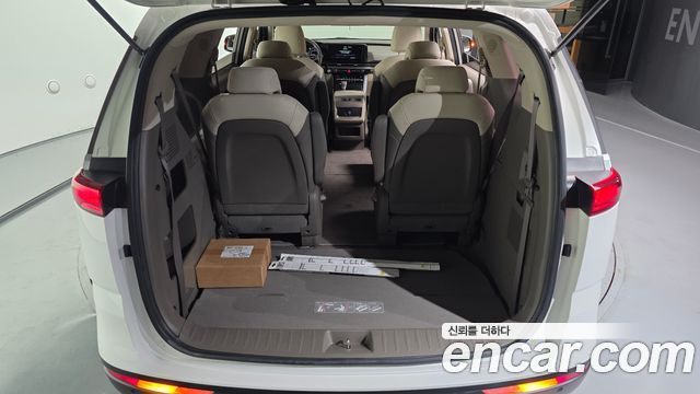 Kia Canival 2021 — photo 26