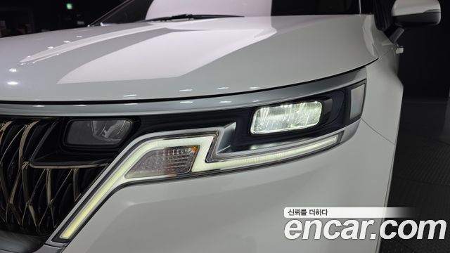 Kia Canival 2021 — photo 8