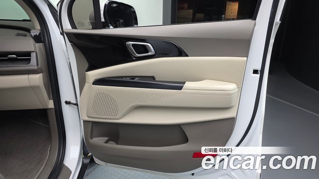 Kia Canival 2021 — photo 15