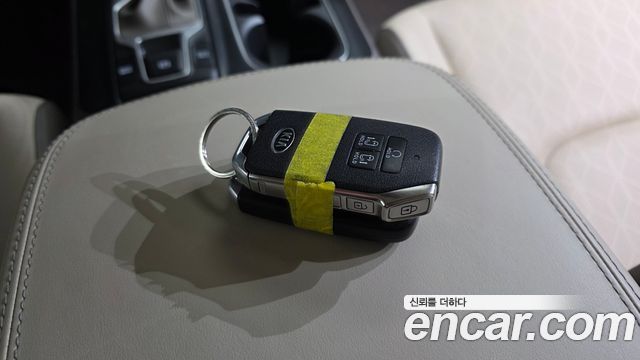 Kia Canival 2021 — photo 28