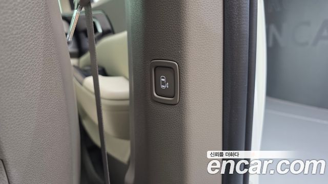 Kia Canival 2021 — photo 32