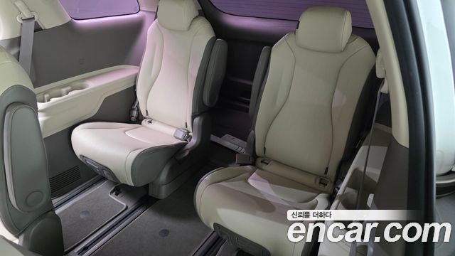 Kia Canival 2021 — photo 33