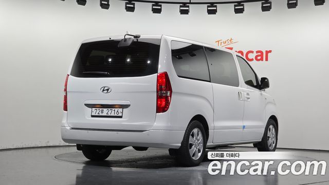 Hyundai Starex 2021 — photo 2