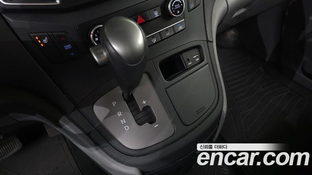 Hyundai Starex 2021 — photo 12